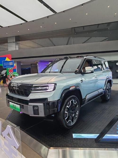 深圳202比亚迪方程豹硬派越野的爆款，英菲尼迪35周年与你共成长